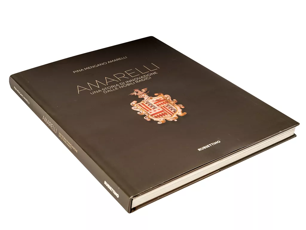 amarelli-idee-regalo-storia-innovazione-geschenkbuch-lakritz image 4